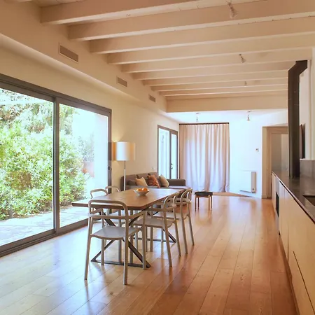 펜션 Designer With Pool Near And Village *